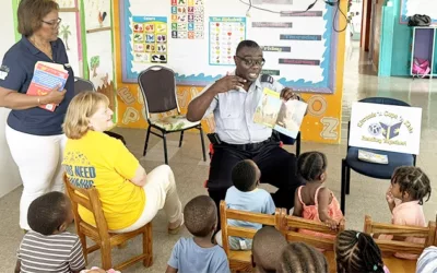 Kiwanis club program connects kids, cops and books